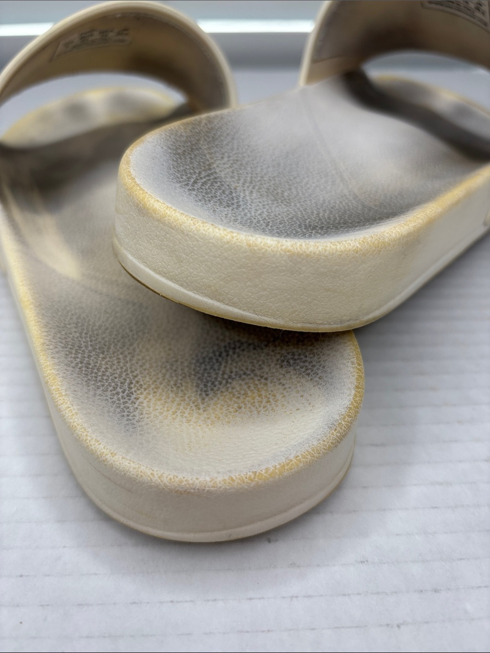 Balenciaga pool slides *stained* men’s size 10. - Picture 4 of 7